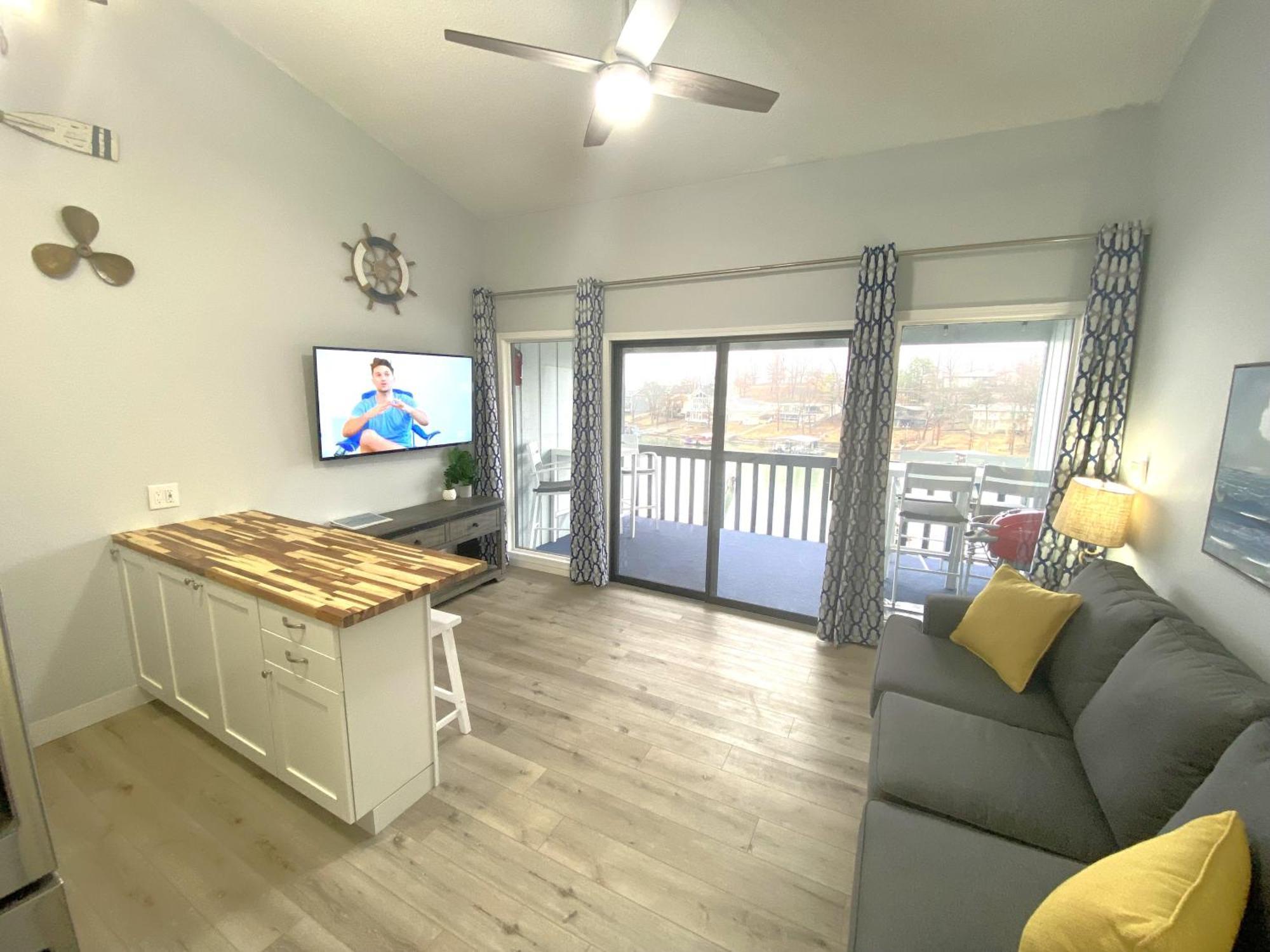 B Lakefront! Remodeled, Boat Slip, Patio Views, Pool, Boat Ramp, Wifi Осейдж-Бич Экстерьер фото